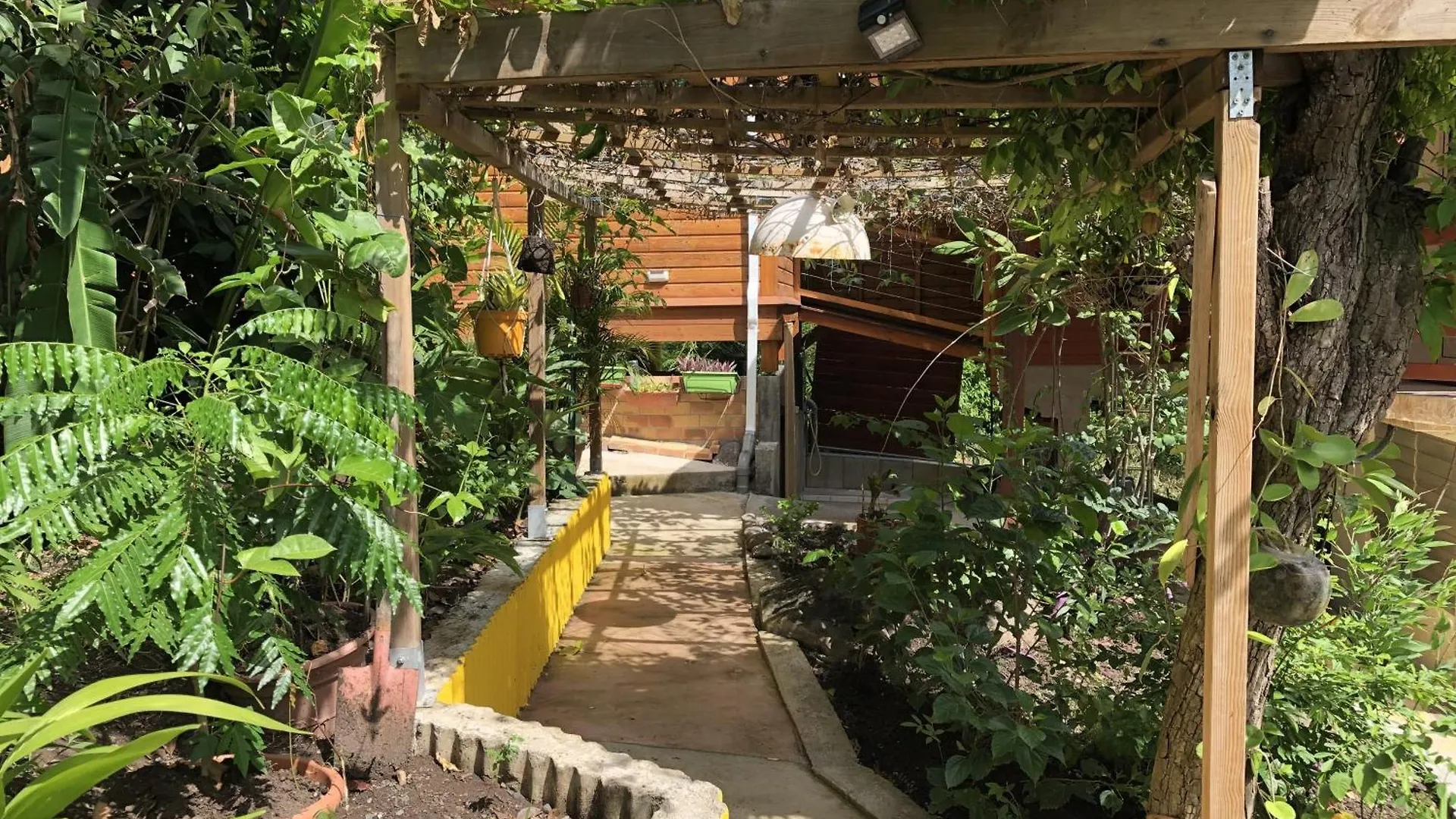 Homestay Maison Famille Rance Apartment Pointe-Noire